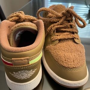 NIKE Air Jordan 1 Low “Teddy Bear” Size 6.5Y [DD2233-264]